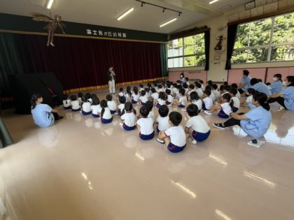 終業式。あっという間に１学期が終わりました。子どもたちはこの３か月で心も体も成長しました。保護者の皆様も毎日子どもたちを元気に送りだしてくださり本当にありがとうございました。